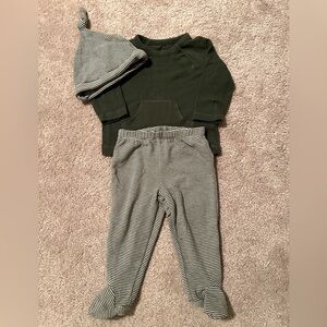 Carter’s Green Matching Set with Hat - 6m